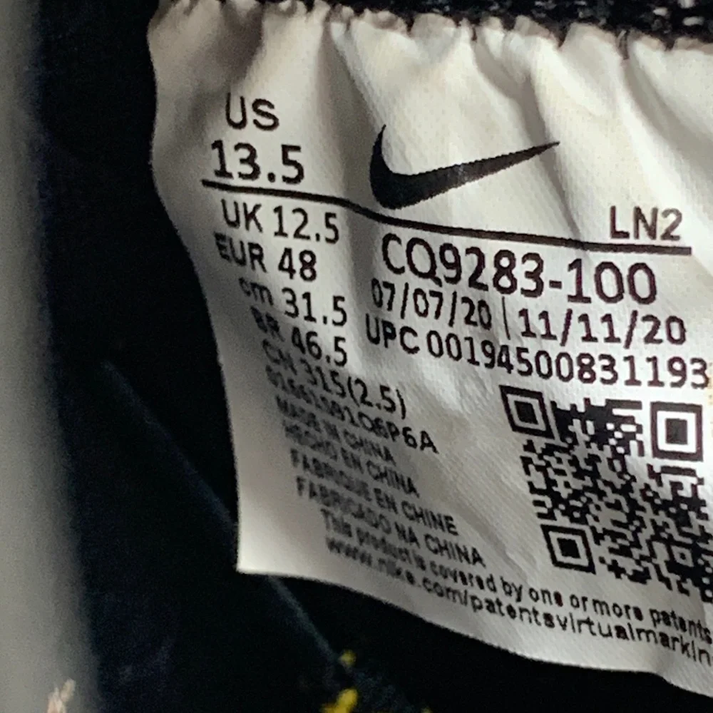 Nike LeBron 18 Black White Basketball Shoes CQ9283-100‎ Men’s Sz 13.5